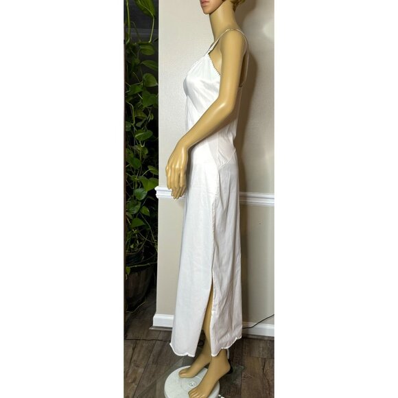 Vintage White Mid-Length Slip Dress With Adjustable Straps - Picture 7 of 11